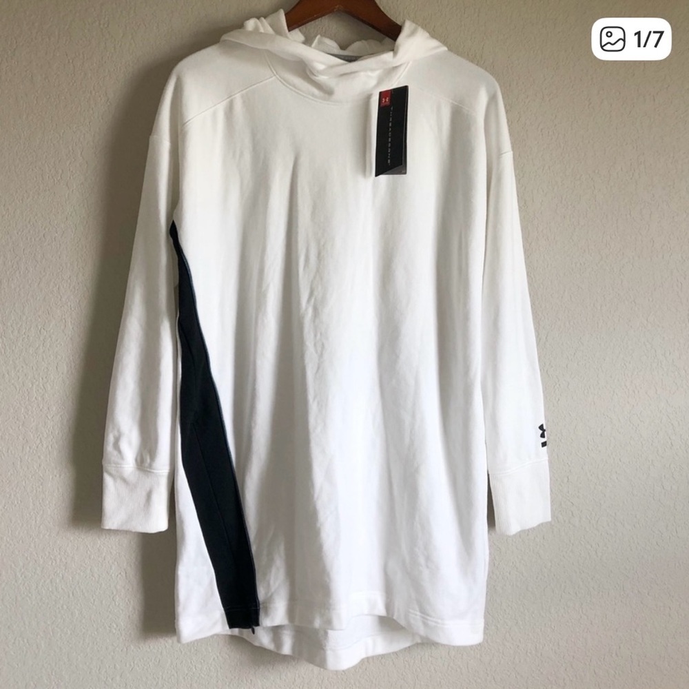 Under Armour Women’s pullover White Hoodie with Black Stripe